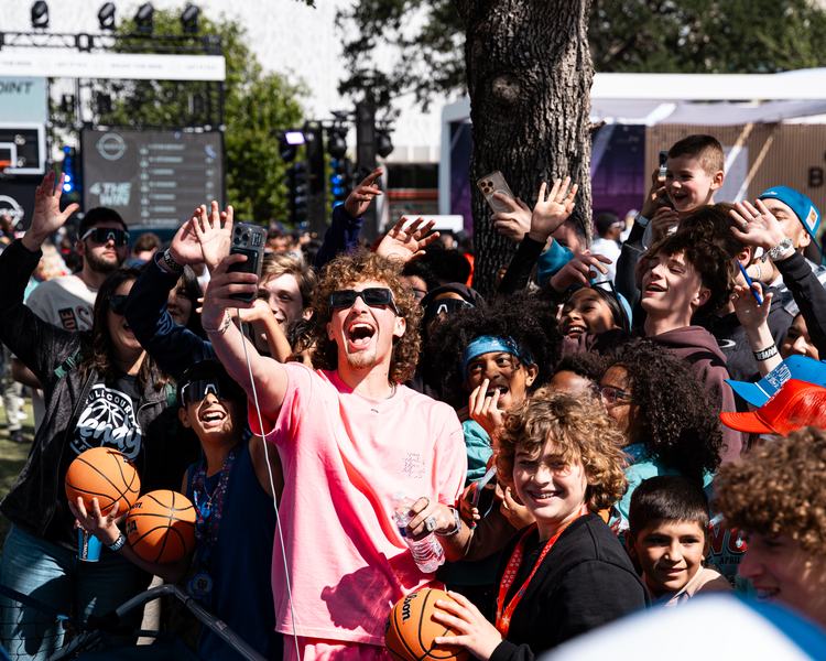 Noah Neumann at a fan event